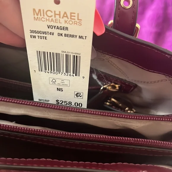 Gently used MK purse. Real from the Michael Kors store at Lexington Mall.